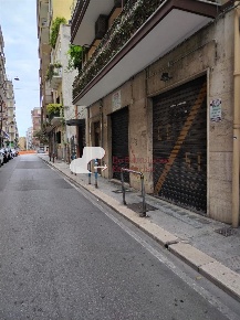 Foto Negozio in Via Enrico Toti, Bari Carrassi di 43 m² con 1 locali