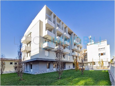 Foto Ufficio in via aspromonte, Lecco Centro di 230 m² in affitto