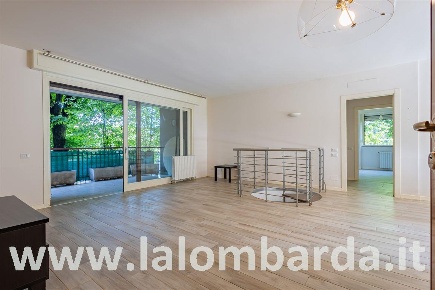 Foto Appartamento in via cesare battisti, Vedano al Lambro di 165 m²