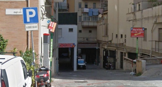 Foto Magazzino in Via Degli Orti, Palermo Libertà - Villabianca di 700 m²