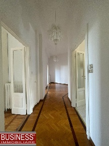 Foto Appartamento in Piazzale Aquileia, Milano Dezza di 100 m² con 2 locali
