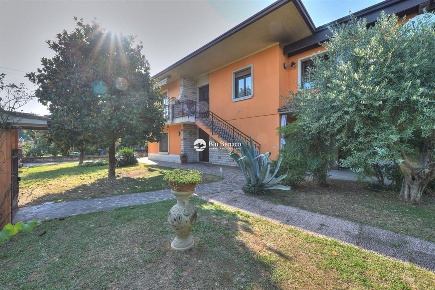 Foto Villa bifamiliare in via dante alighieri, Puegnago del Garda Raffa