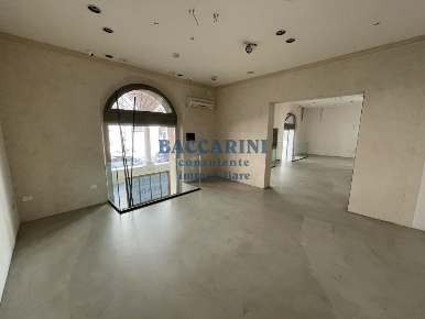 Foto Negozio in CORSO MAZZINI, Faenza di 118 m² con 2 locali in vendita