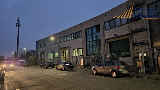 Foto Ufficio in Via Talamoni, Brugherio di 110 m² con 2 locali in affitto