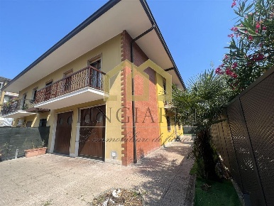 Foto Villa unifamiliare in Via Lago Gerundo, Lodi Città Bassa, Laghi