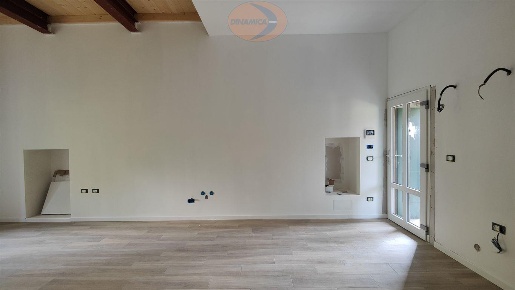 Foto Appartamento in Via Bocconi, Monticello Brianza di 67 m² con 2 locali