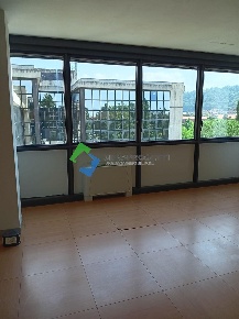Foto Ufficio in Via Salceto, Poggibonsi Centro di 115 m² con 4 locali
