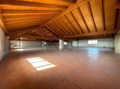 Foto Locale commerciale a Corbetta di 880 m² in affitto