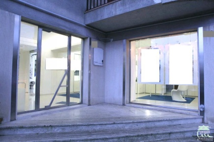Foto Locale commerciale a Ragusa San Luigi - Archimede di 100 m² in vendita