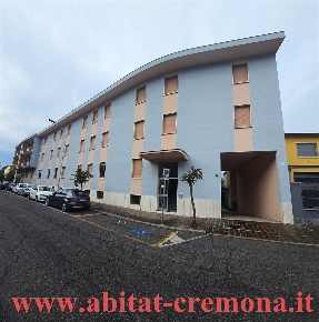 Foto Ufficio in via gramsci, Soresina Centro di 1200 m² con 20 locali