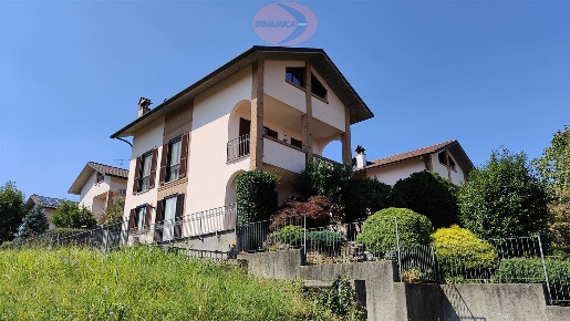 Foto Villa unifamiliare in Via Paolo Taverna Conte, Triuggio Canonica