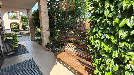 Foto Villa unifamiliare in Via Paolo Taverna Conte, Triuggio Canonica