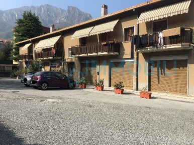 Foto Negozio in via Gavazzi, Valmadrera di 80 m² con 2 locali in affitto