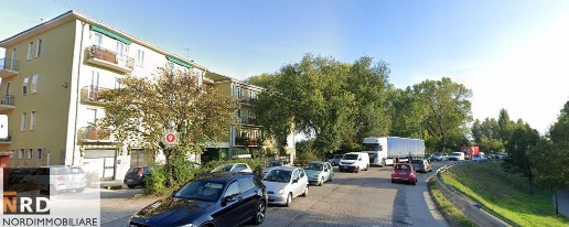 Foto Negozio in Parma, Mantova Due Pini - Te Brunetti di 23 m² con 1 locali