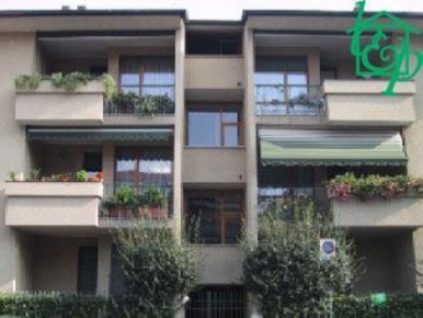 Foto Ufficio in Via Verdi, Concorezzo Centro di 60 m² con 2 locali