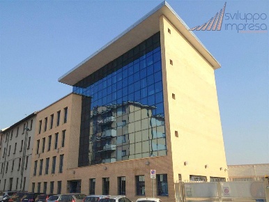 Foto Ufficio in via Luini Bernardino, Sesto San Giovanni di 155 m²