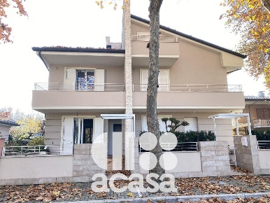 Foto Villa a schiera a Cesenatico Cesenatico Levante di 180 m² con 4 locali