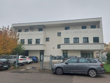 Foto Ufficio a Bologna Borgo Panigale di 140 m² con 4 locali in affitto
