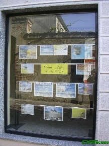 Foto Negozio in Via Ambrogio Villa, Melzo di 55 m² con 2 locali in vendita