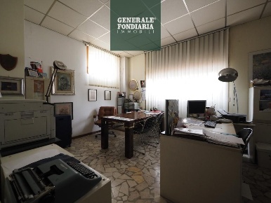 Foto Negozio a La Spezia di 95 m² con 1 locali in vendita
