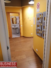 Foto Negozio in piazza imperatore tito, Milano Martini - Insubria di 70 m²