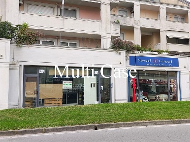 Foto Negozio a Viareggio Terminetto - Migliarina di 96 m² con 1 locali