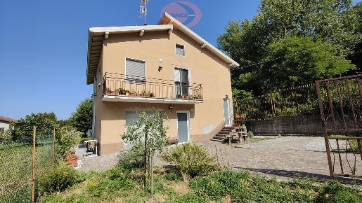 Foto Villa unifamiliare in Via Papa Giovanni XXIII, Castello di Brianza