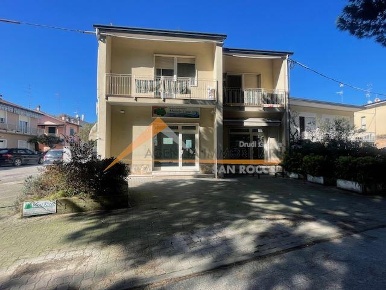 Foto Negozio a Ravenna di 55 m² con 2 locali in affitto