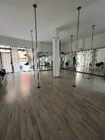 Foto Negozio in Via quintino sella, Asti Tribunale di 80 m² con 1 locali