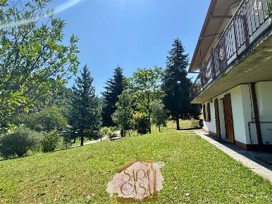 Foto Casa indipendente in VIA COLOMBARINA, Casola Valsenio di 296 m²