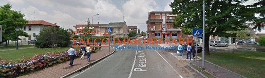 Foto Negozio in CENTRO, Caronno Pertusella Centro di 380 m² in vendita