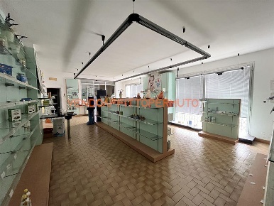 Foto Magazzino in VIA TRIESTE, Camisano di 492 m² in vendita