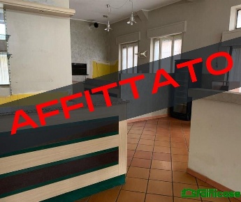 Foto Attività commerciale a Melzo di 177 m² in affitto