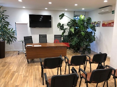 Foto Ufficio a Udine di 300 m² con 10 locali in vendita
