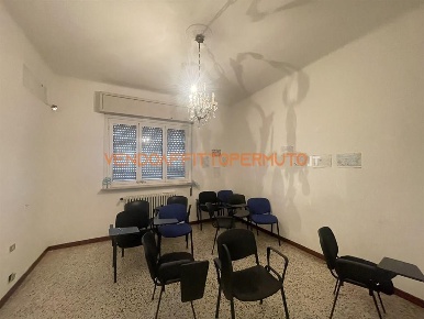 Foto Magazzino in VIA MONTE NERO, Treviglio di 300 m² con 1 locali