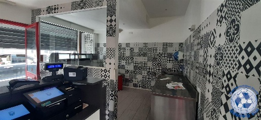Foto Alimentari in Via Caronni, Monza San Biagio di 90 m² con 2 locali