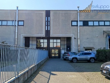 Foto Ufficio in Via De Nicola, Paderno Dugnano Confini con Cusano di 600 m²