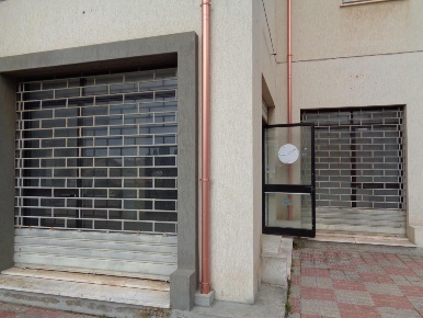 Foto Locale commerciale a Carbonia di 150 m² con 2 locali in affitto