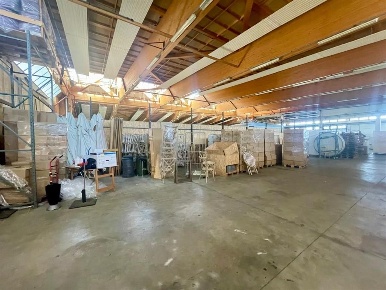 Foto Magazzino in Via Roma, Castronno Centro di 550 m² con 1 locali