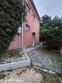 Foto Ufficio a Vedano al Lambro di 150 m² con 6 locali in affitto