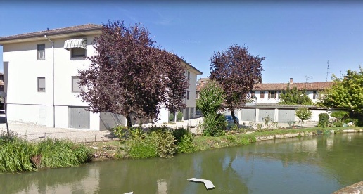 Foto Magazzino in Viale Giuseppe Garibaldi, Candia Lomellina Centro