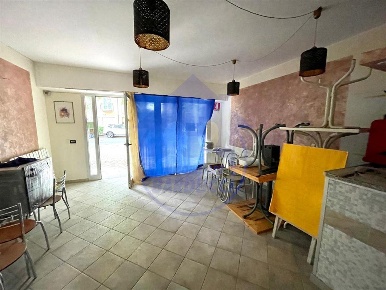 Foto Negozio a Cesenatico Cesenatico Ponente di 75 m² con 2 locali