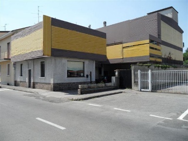 Foto Locale commerciale a Lissone di 900 m² con 10 locali in vendita