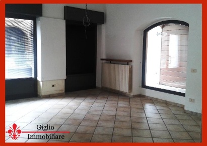 Foto Negozio in Negozio in centro, Tradate Centro di 70 m² con 2 locali