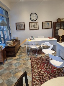 Foto Negozio in Via Fiume Montone Abbandonato, Ravenna Centro Storico