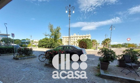 Foto Negozio in piazza andrea costa, Cesenatico Cesenatico Levante di 60 m²