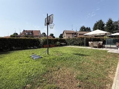 Foto Appartamento in via De Gasperi, Vittuone di 110 m² con 3 locali
