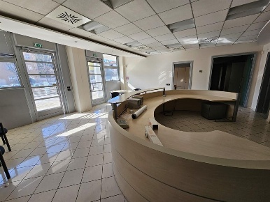 Foto Ufficio a Mantova Valletta Paiolo di 420 m² con 10 locali in vendita