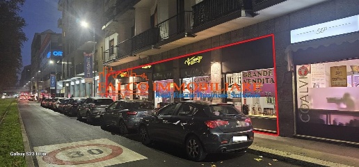 Foto Negozio in ad.ze piazzale accursio, Milano Certosa di 175 m²