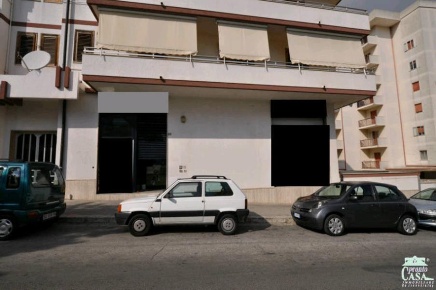 Foto Locale commerciale a Ragusa San Luigi - Archimede di 210 m² in vendita